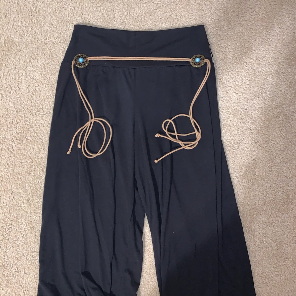 black under knee long pants with belt